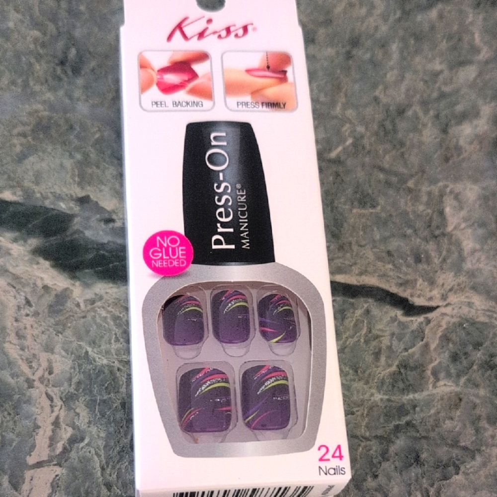 Kiss Vibrant Purple Press-On Nails